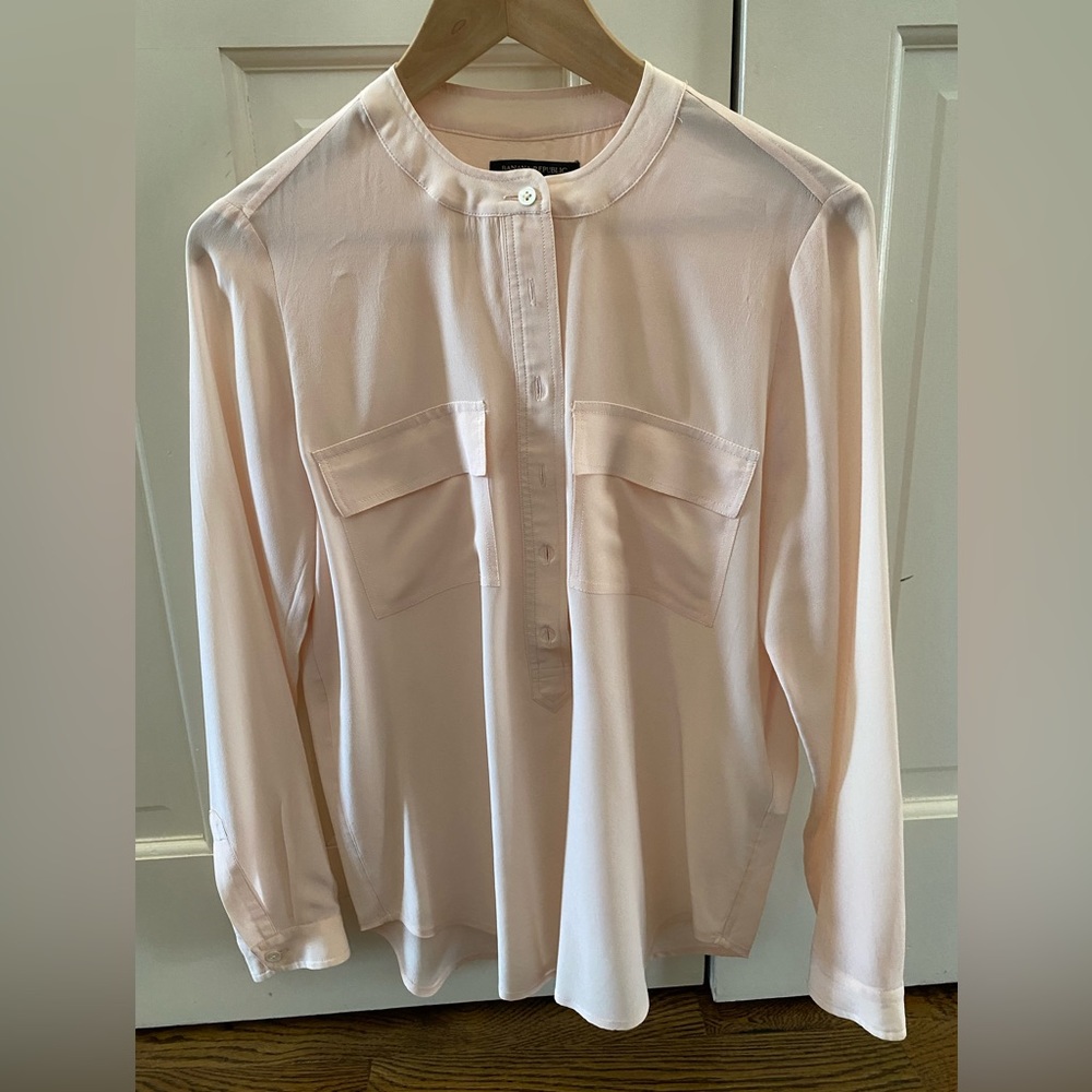 Banana Republic 100% silk blouse